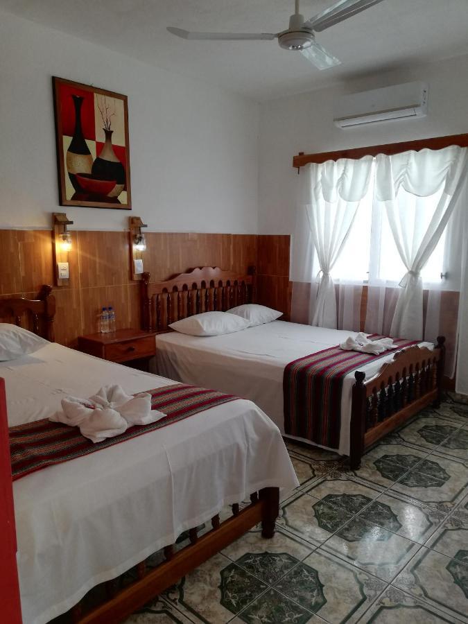 Hotel La Union Flores