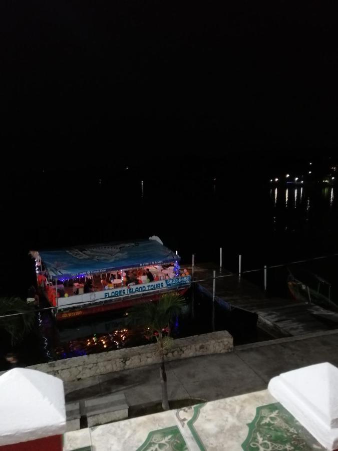 Hotel La Union Flores